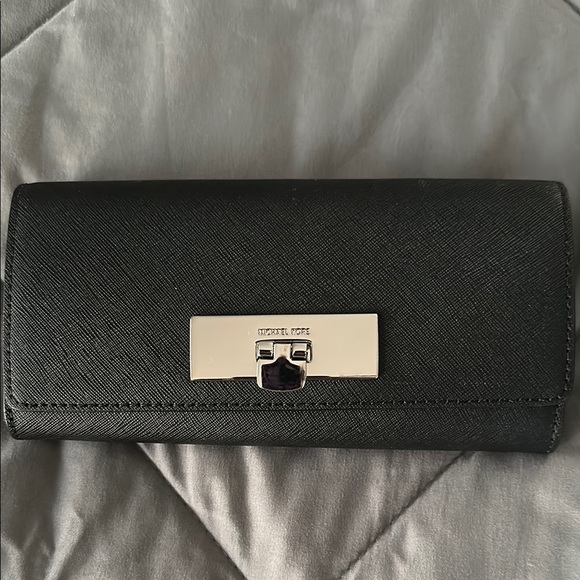 Michael Kors Black Wallet - Picture 1 of 4